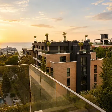 아파트 Luxury Azur Panorama | Beach, Pools, & Panoramic Views 바르나